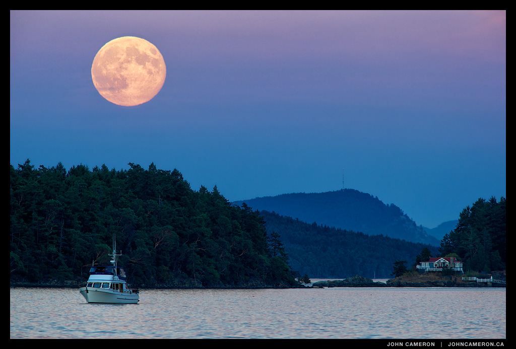 Supermoon at Ganges, August 10, 2014